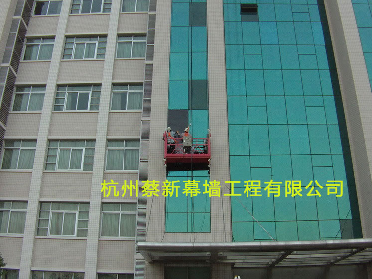 ͬɫĻǽ��������