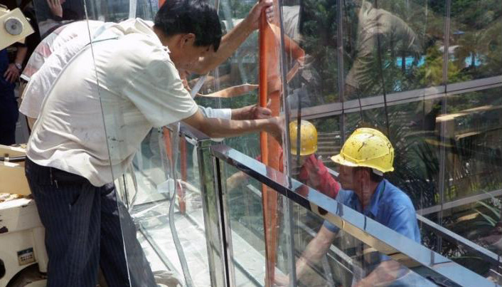 ��������