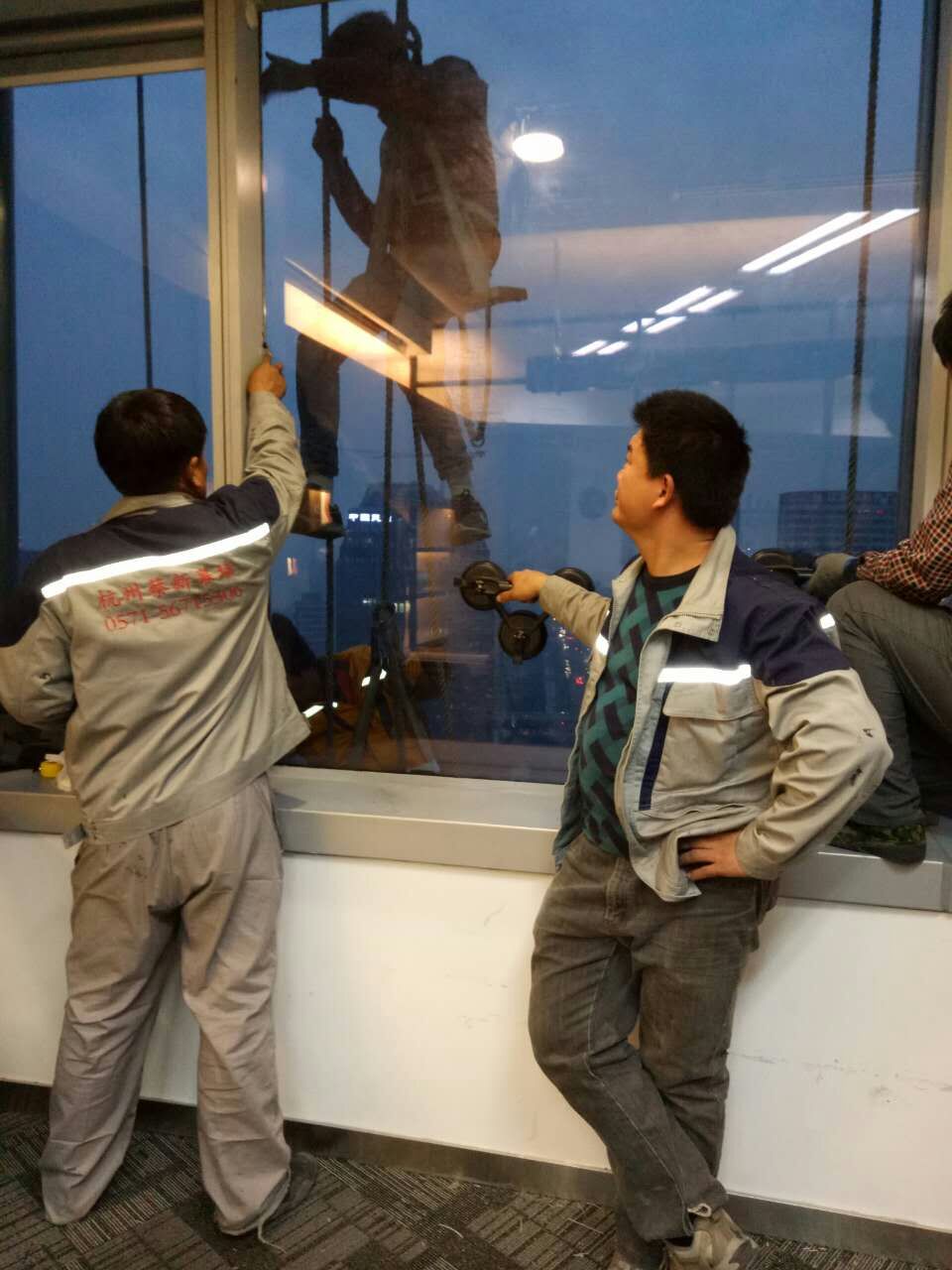 杭州火车东站幕墙更换