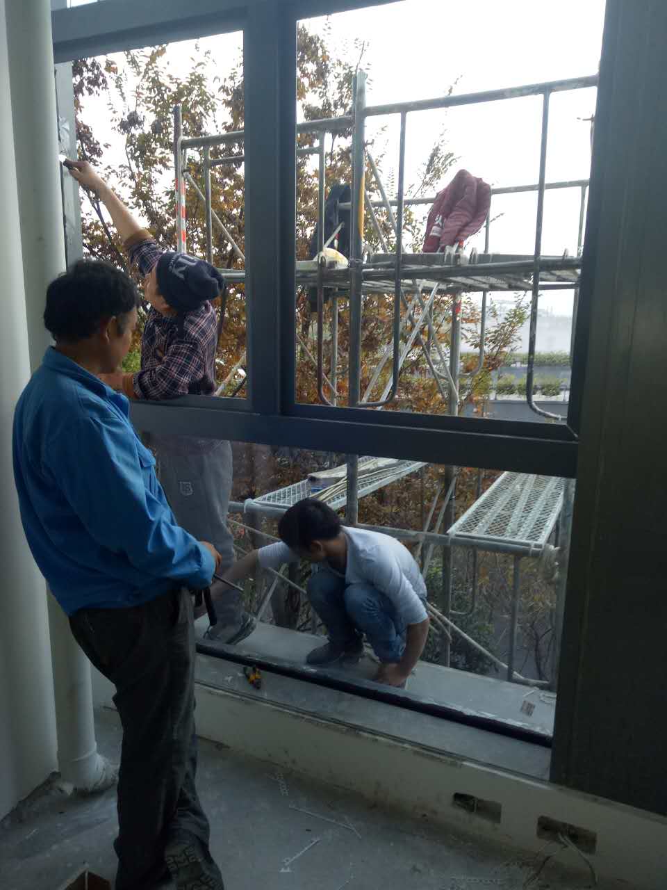 火车东站大数窗户改造